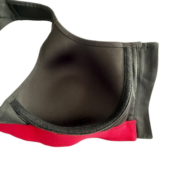 Under Armour Womens Protegée Heat Gear Sports Bra Black Front Zip Size 38C - Picture 8 of 10